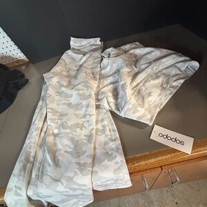 White Camo Leggings by Ododos